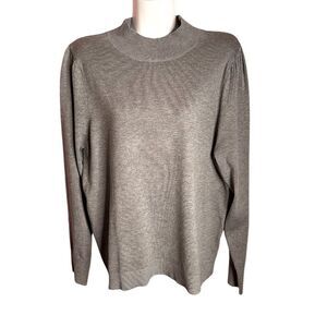 Tint & Shadow Gray Sweater Size L